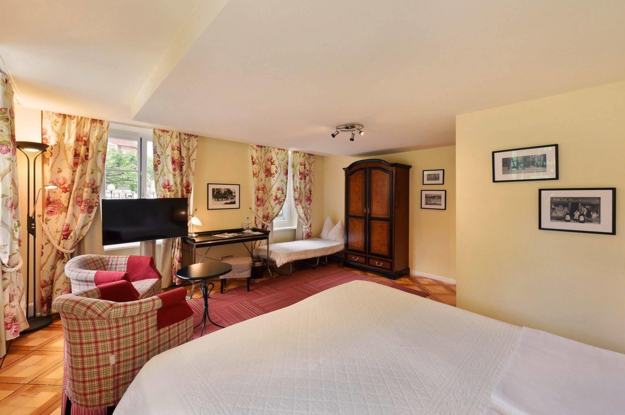 Romantik Hotel Schwan Horgen Buitenkant foto
